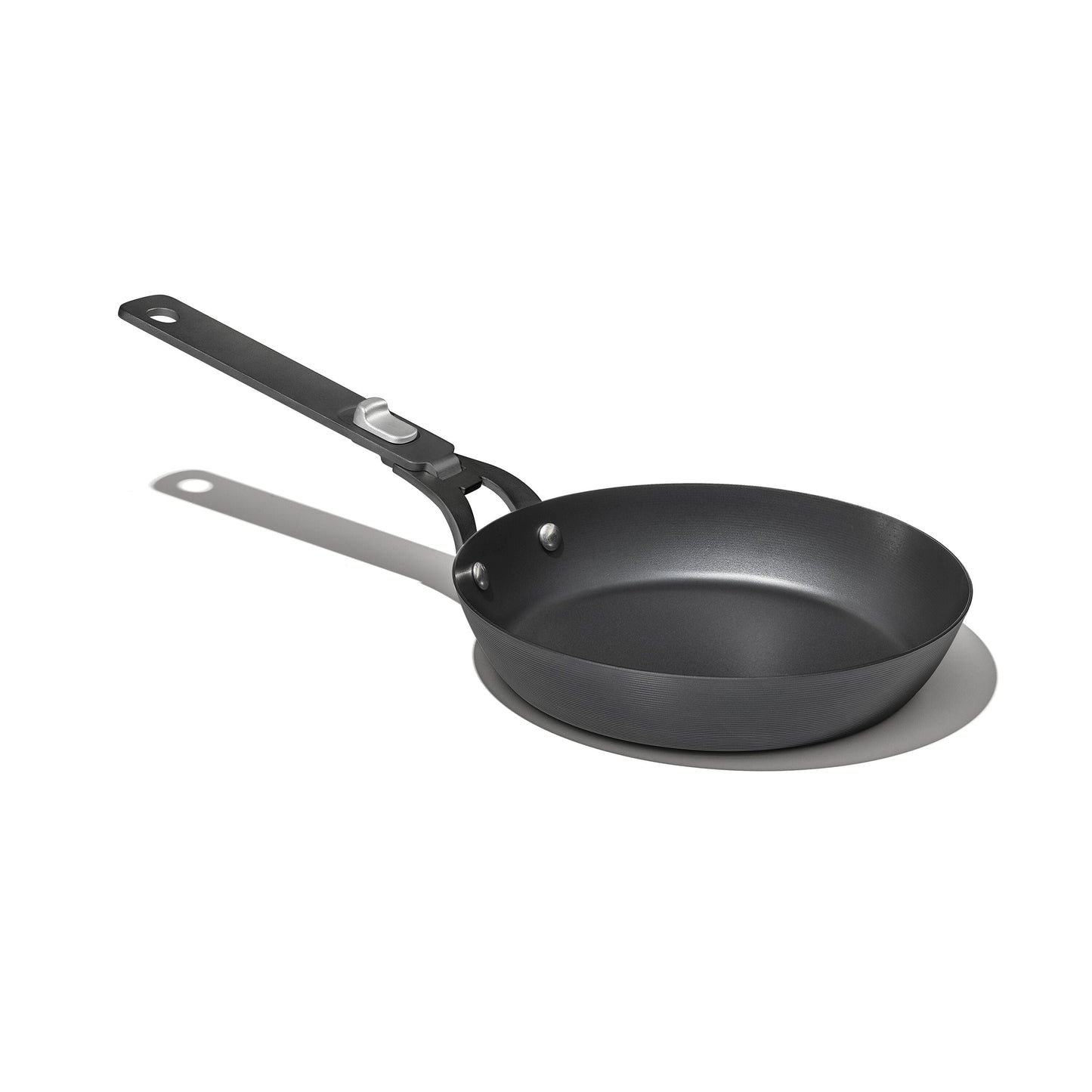 carbon-steel-with-removable-handle-8in-pan-l6 od__2059660001__8incarbonsteelpan_78_rgb.jpg