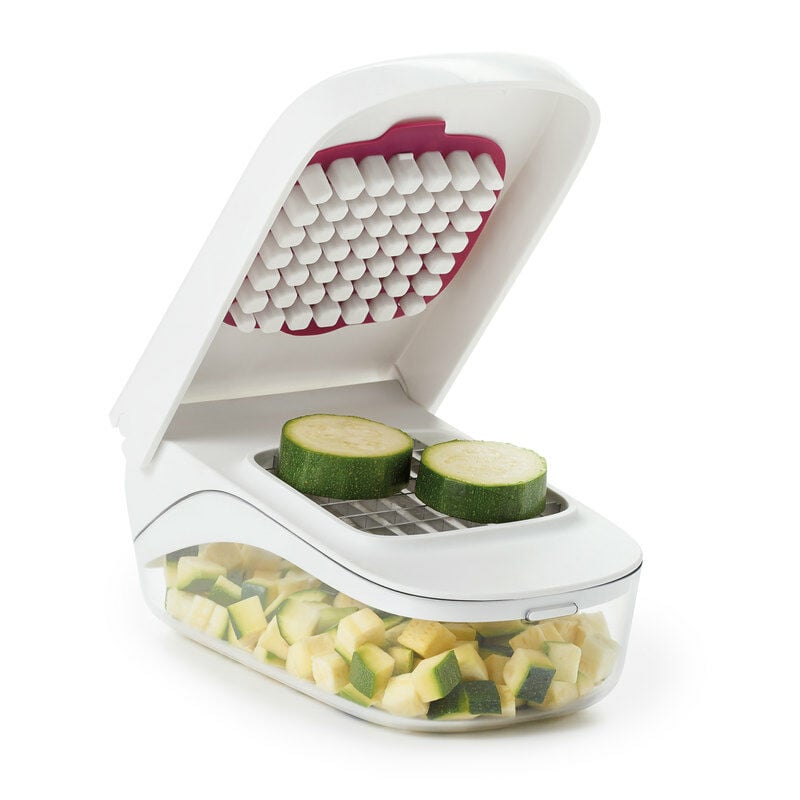 vegetable-chopper-with-easy-pour-opening-i3 onion_5.jpg
