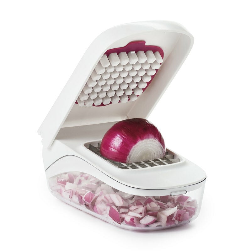 vegetable-chopper-with-easy-pour-opening-i3 onion_6.jpg