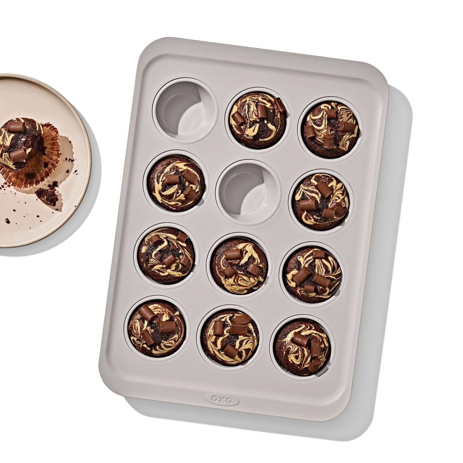non-stick-pro-ceramic-coated-metal-bakeware-12-cup-muffin-pan-storm-blue-o8 oxo_12-cup-muffin-pan_pdp_01.jpg