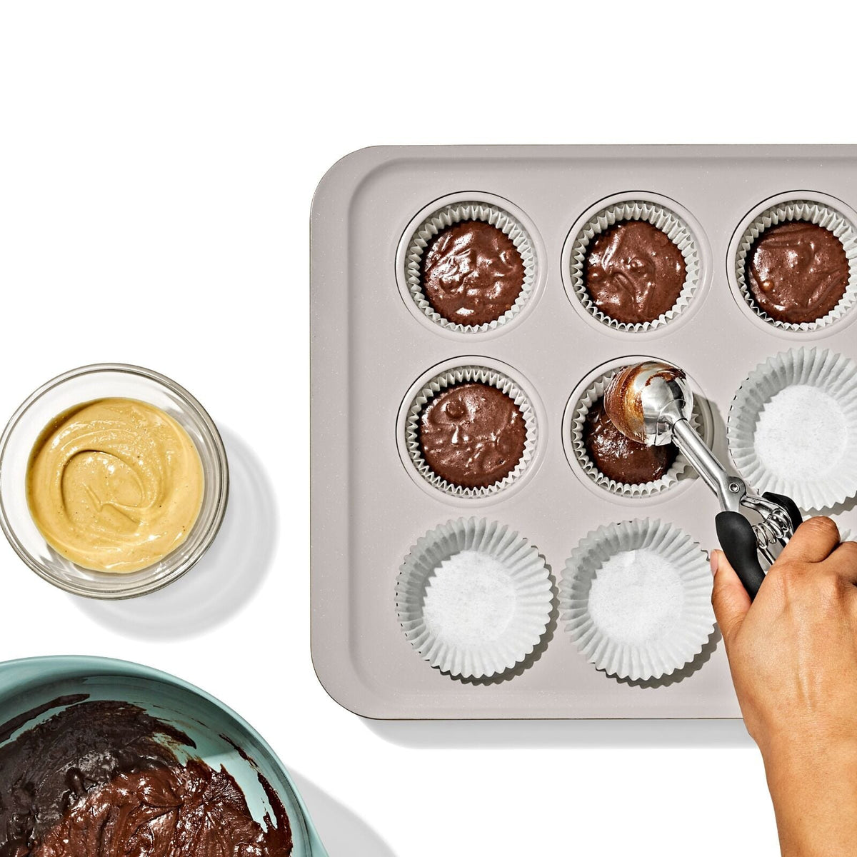non-stick-pro-ceramic-coated-metal-bakeware-12-cup-muffin-pan-storm-blue-o8 oxo_12-cup-muffin-pan_pdp_03.jpg