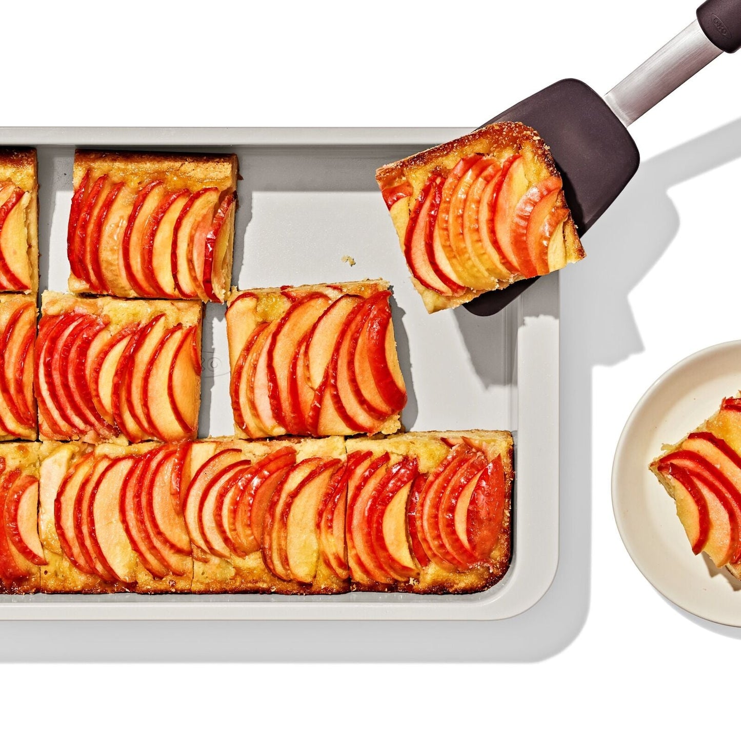 non-stick-pro-ceramic-coated-metal-bakeware-9-x-13-cake-pan-k4 oxo_9x13-cake-pan_pdp_03_1.jpg