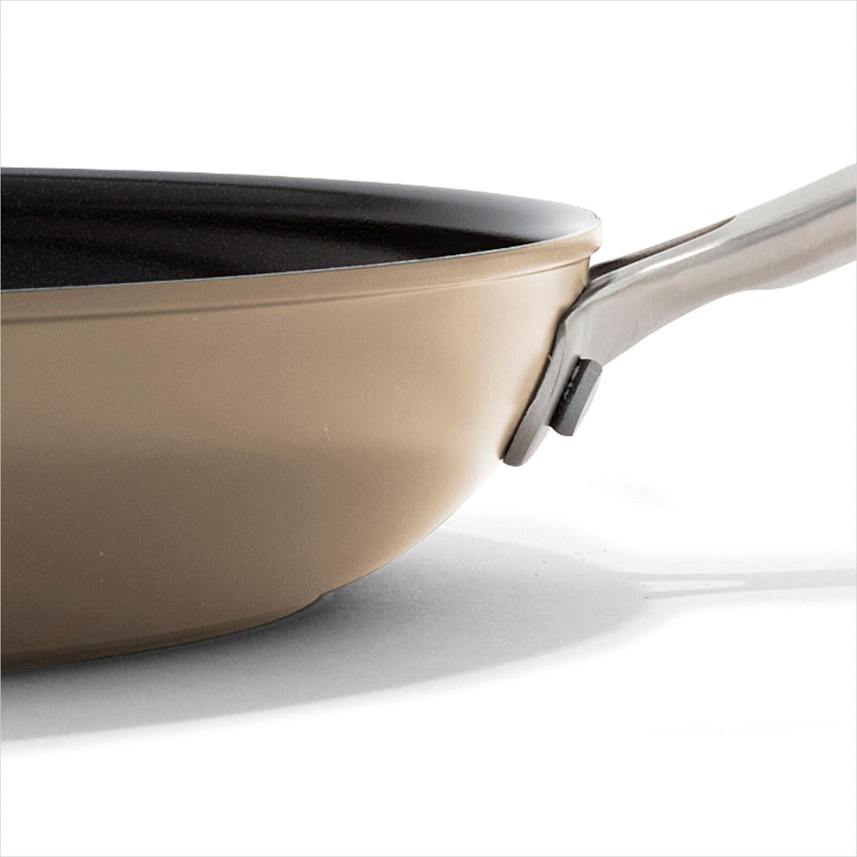 oxo-enhanced-non-stick-12-inch-frypan-with-lid-u5 oxo_cc010460-001_enhanced-nonstick-12in-fry-pan-lid-biscuit_pdp_03.jpg