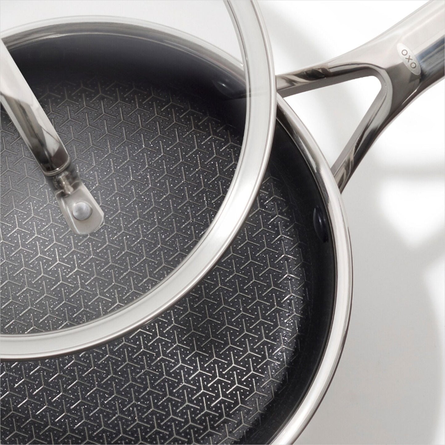 trident-hybrid-non-stick-stainless-steel-2-5-qt-saucepan-with-lid-s6 oxo_cc010465-001_trident-2p5qt-sauce_ss_pdp_03.jpeg