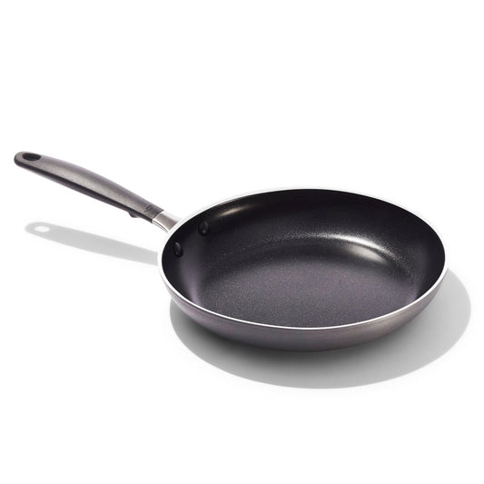 non-stick-pro-every-day-10-inch-fry-pan-d8 oxo_cc010469-001_nonstick-everyday-10in-fry-pan_pdp_01.jpg