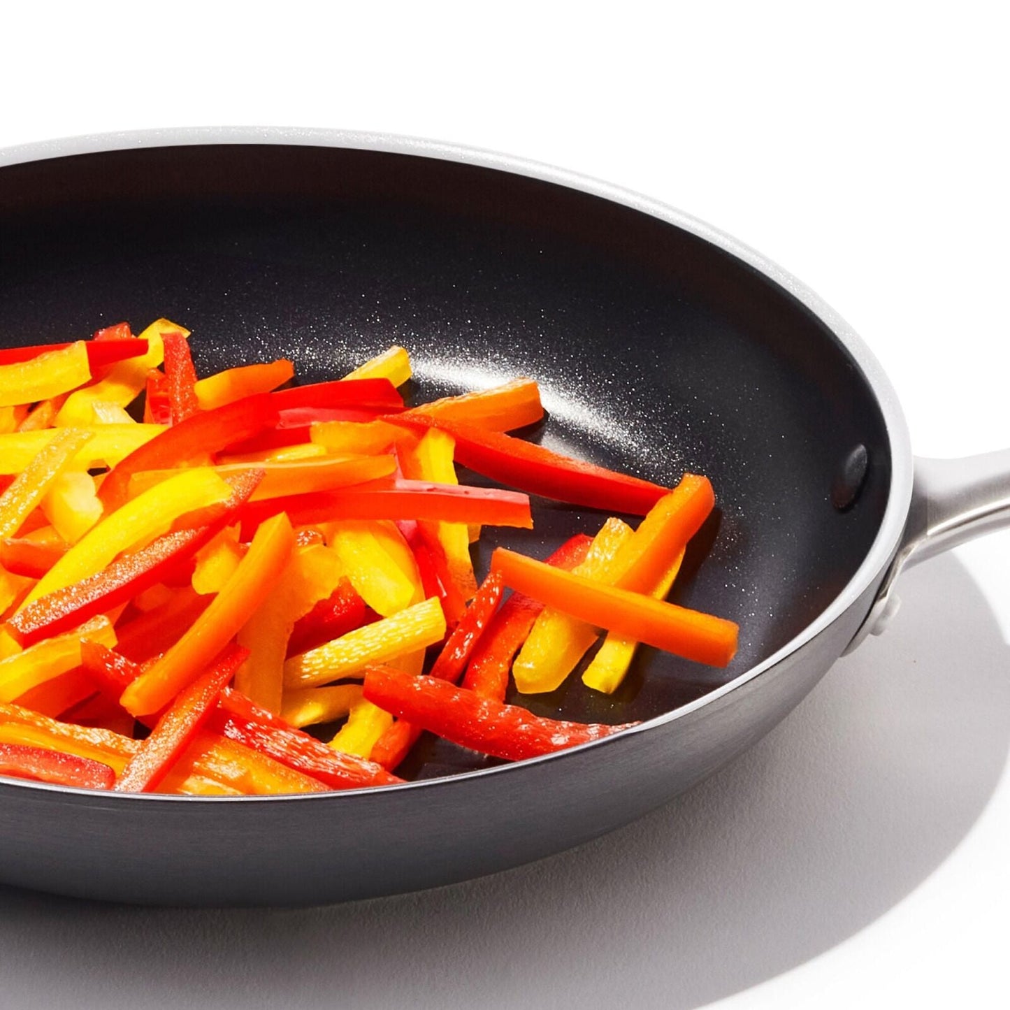 non-stick-pro-every-day-10-inch-fry-pan-d8 oxo_cc010469-001_nonstick-everyday-10in-fry-pan_pdp_03.jpg