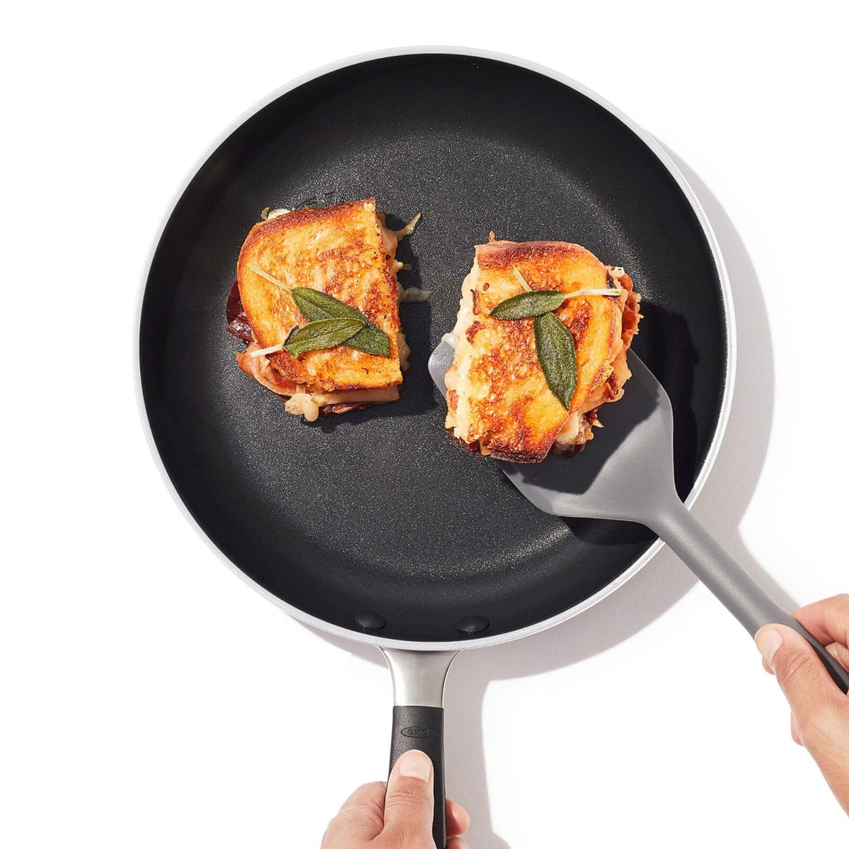 non-stick-pro-every-day-10-inch-fry-pan-d8 oxo_cc010469-001_nonstick-everyday-10in-fry-pan_pdp_05.jpg