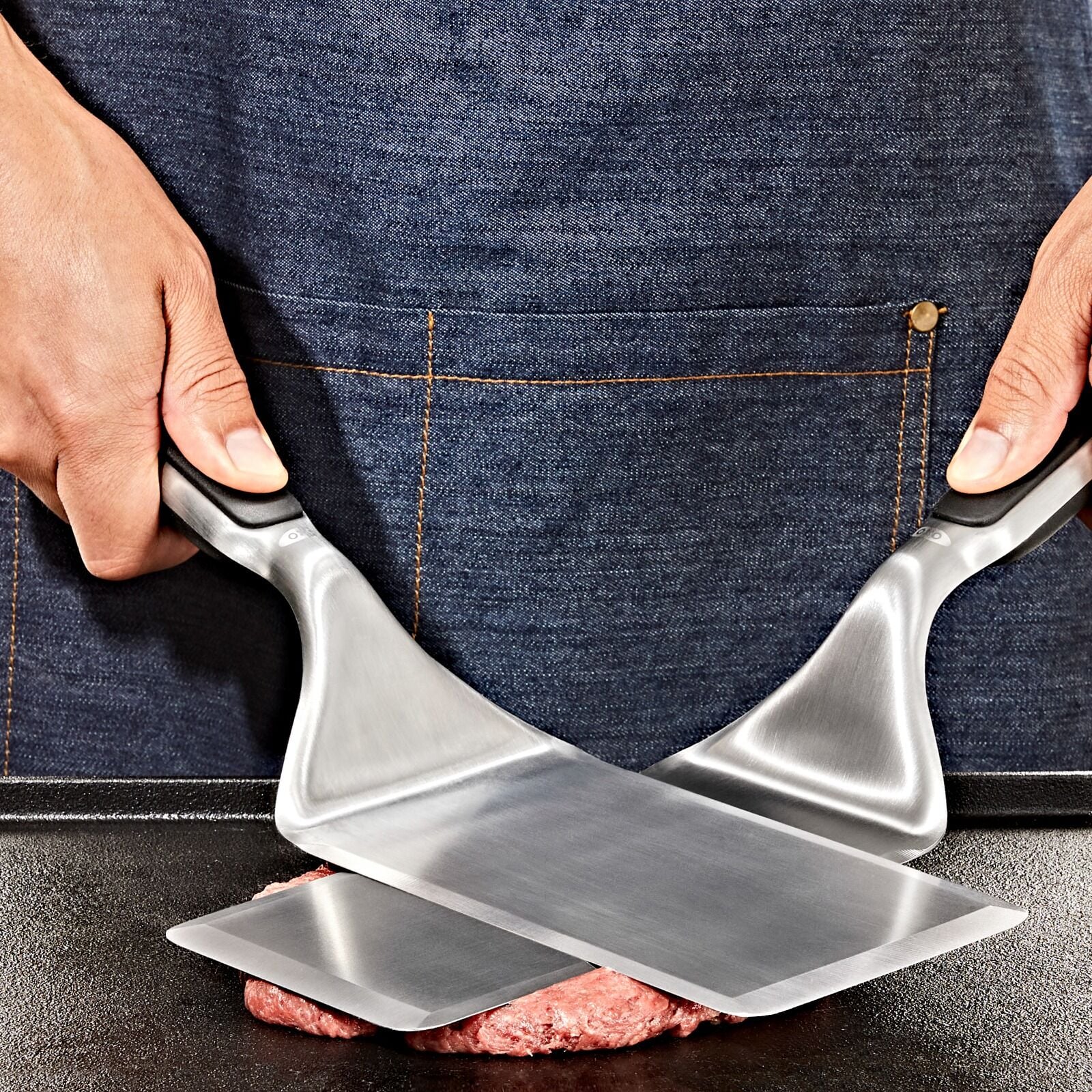 large-griddle-turner-z5 oxo_griddle-turner_pdp_06.jpeg