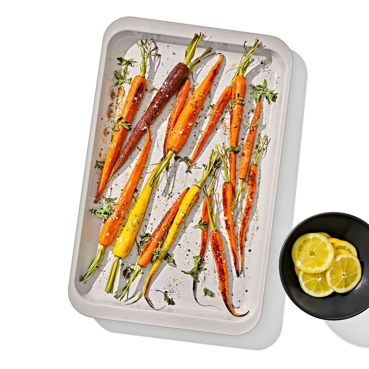 non-stick-pro-ceramic-coated-metal-bakeware-half-sheet-pan-w8 oxo_half-sheet-pan_pdp_01_1.jpg
