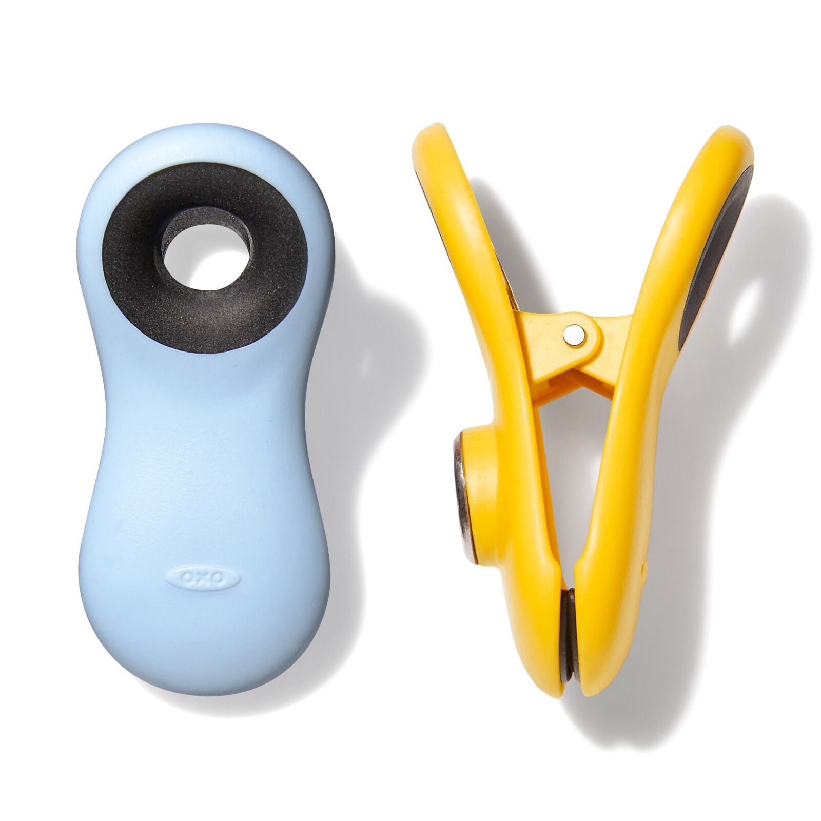magnetic-all-purpose-clips-4-pack-assorted-colors-d3 oxo_magnetic_clips_set-13328400_015.jpg