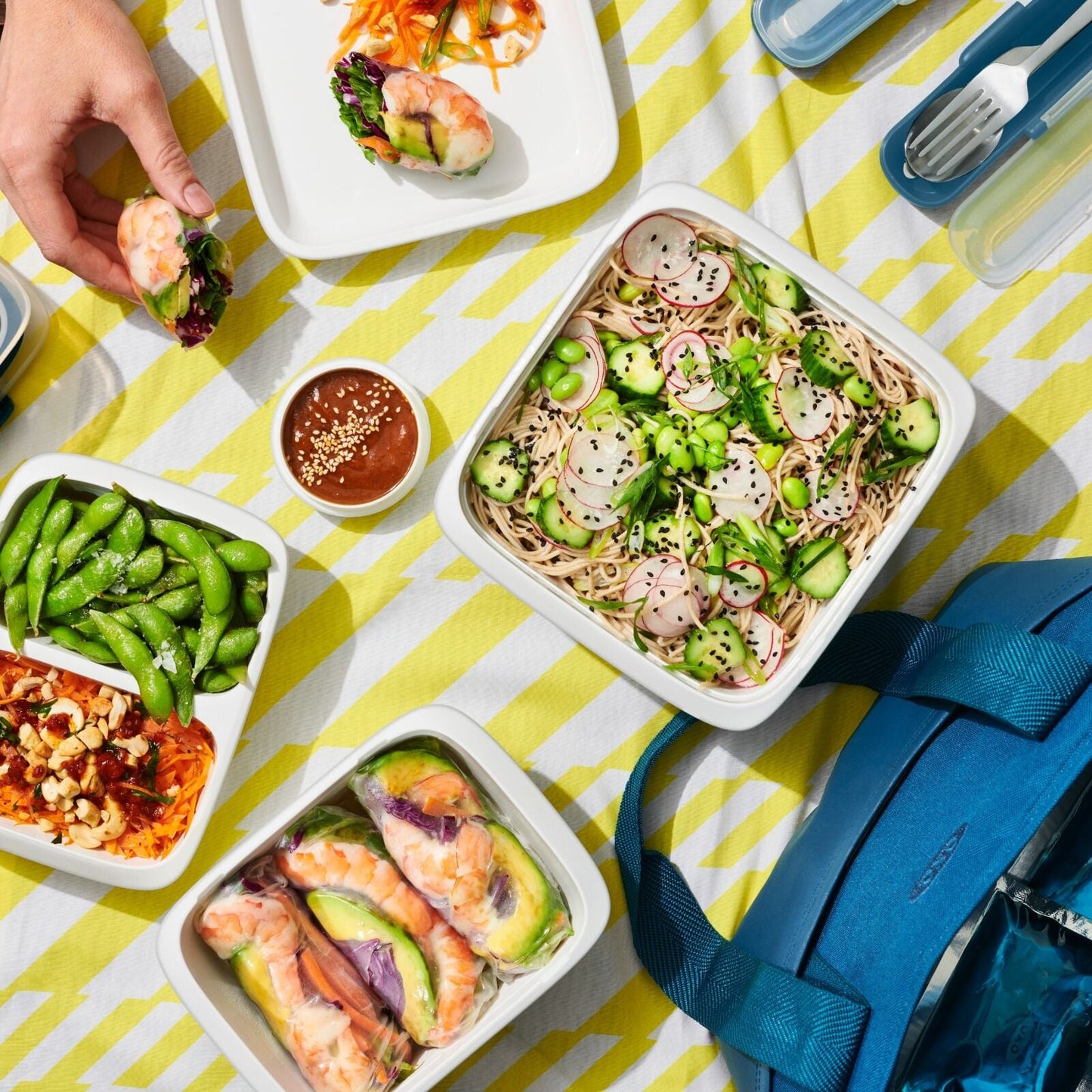 prep-and-go-salad-container-i9 oxo_prepgo_apdp_pdp_04.jpeg