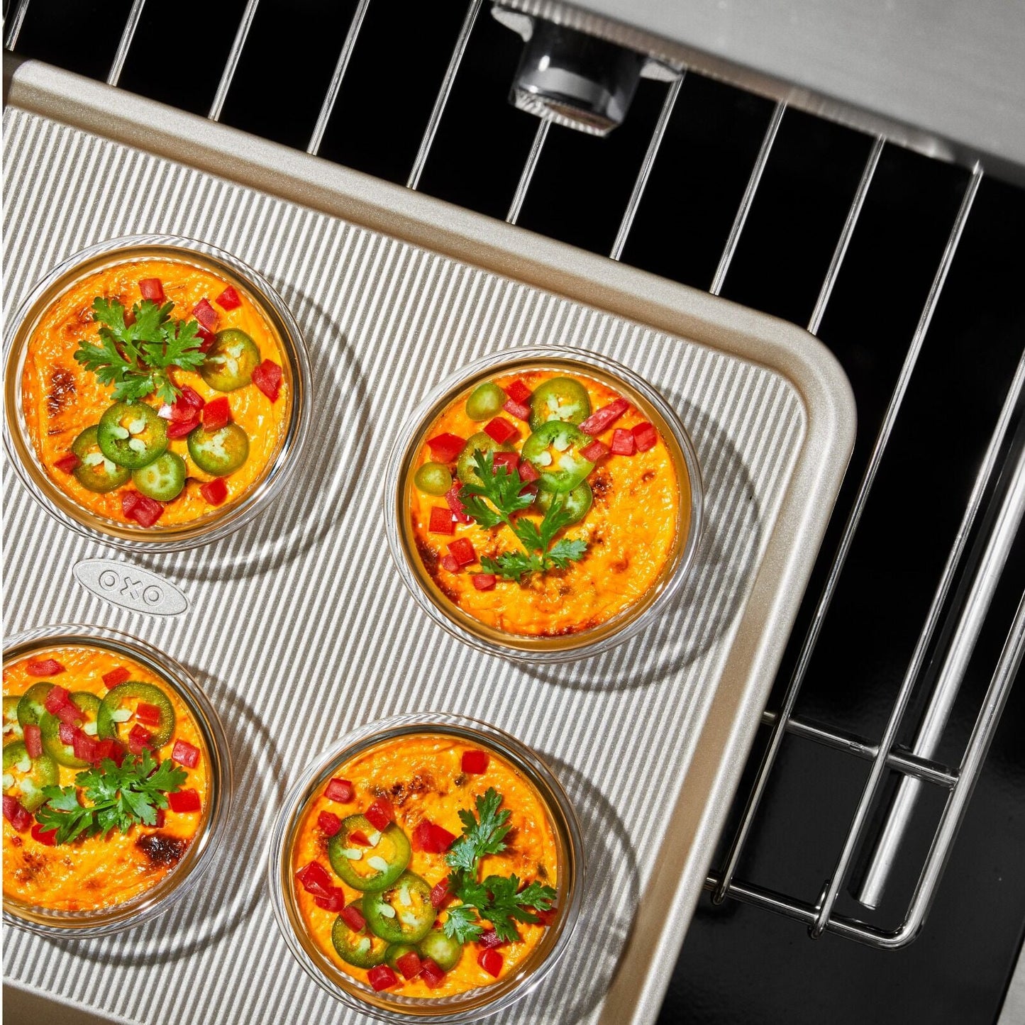 smart-seal-8-piece1-cup-glass-round-container-set-o8 oxo_smart_seal_containers-11382700_013.jpg