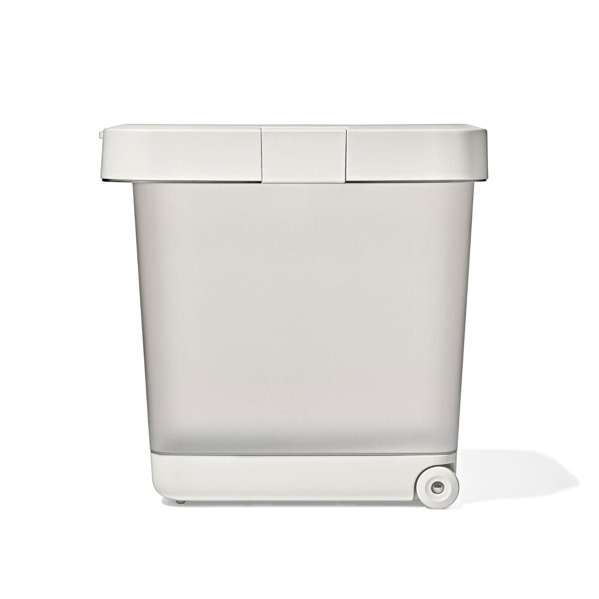 oxo-pet-airtight-food-container-with-scoop-large-e7 pet_7301500_airtight-food-container-large_pdp_07.jpeg