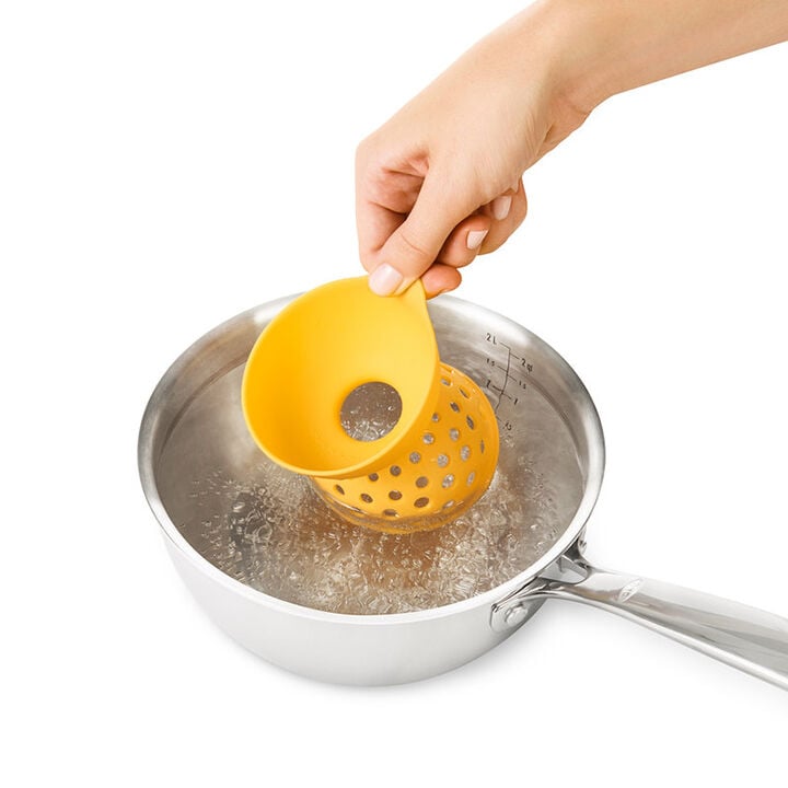 silicone-egg-poacher-set-of-2-p4 poacher_4.jpg