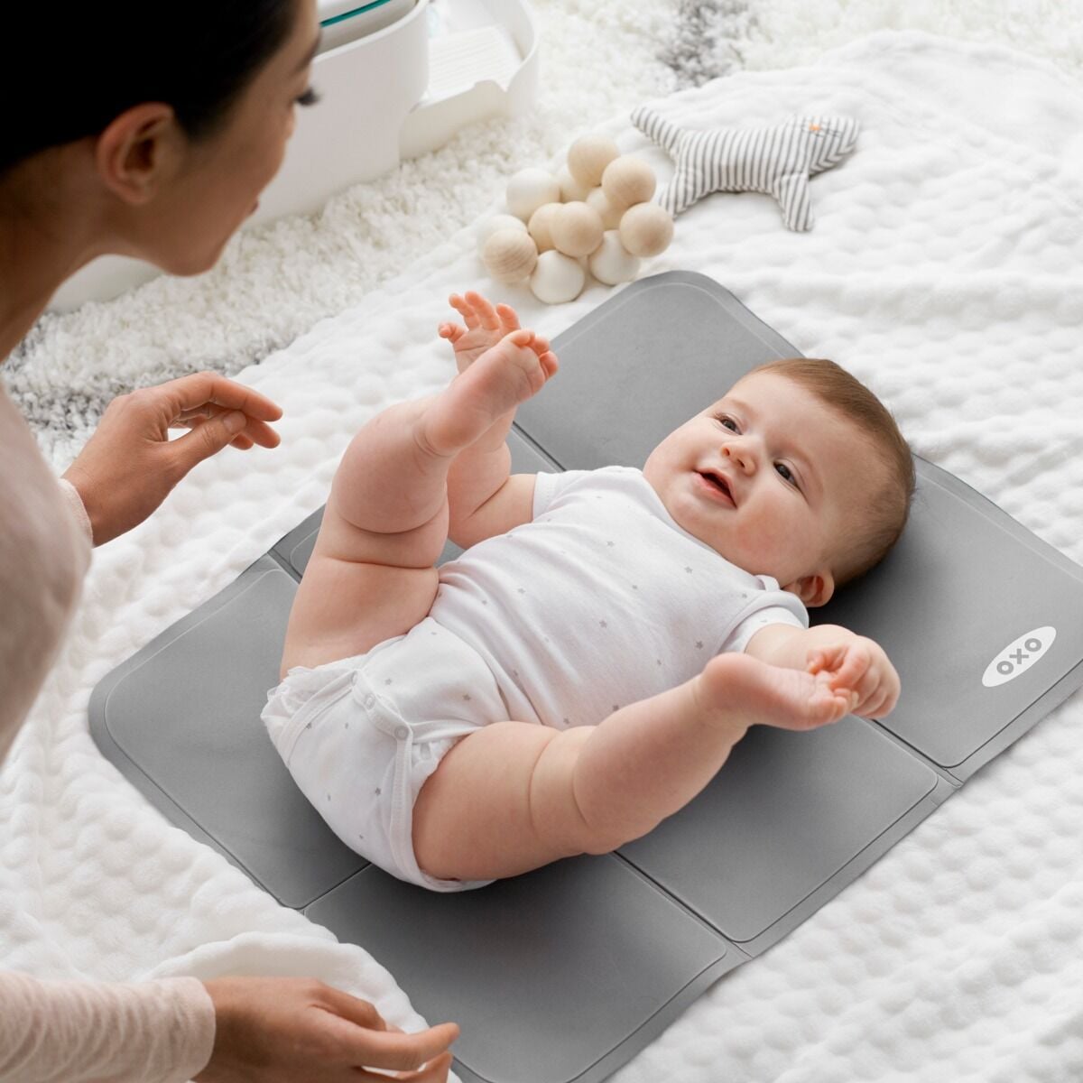 diaper-caddy-with-changing-mat-h3 tot_63135900_9a.jpg