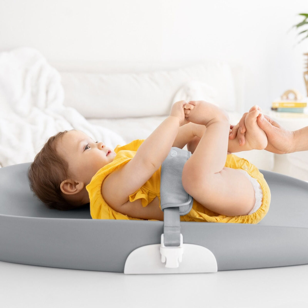 tot-changing-pad-gray-l1 tot_63154800_changingpad_pdp_02.jpg