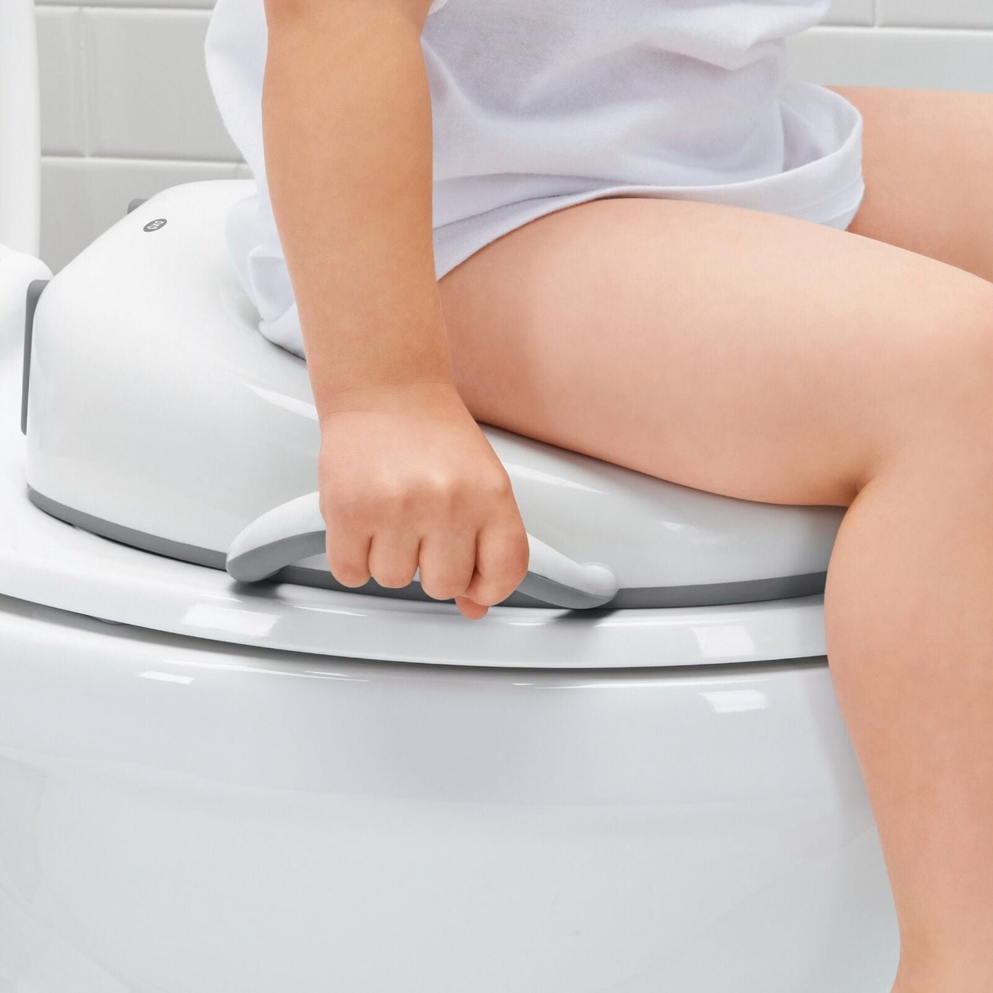 sit-right-potty-seat-gray-l3 tot_6315900_sitrightpottygray_pdp_04.jpg