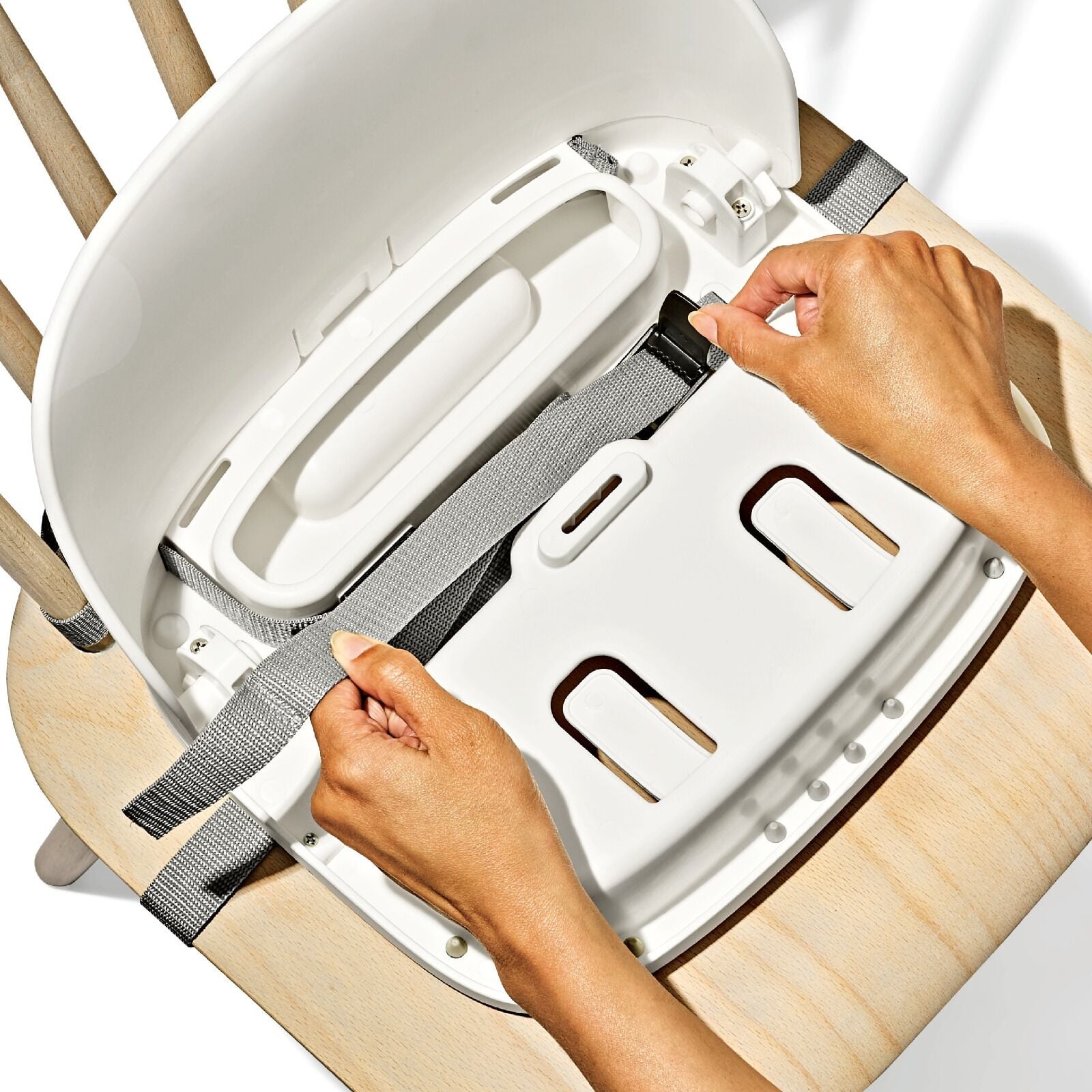 perch-booster-seat-with-straps-k8 tot_63172900_perch-booster-seat-blossom_pdp_02.jpeg