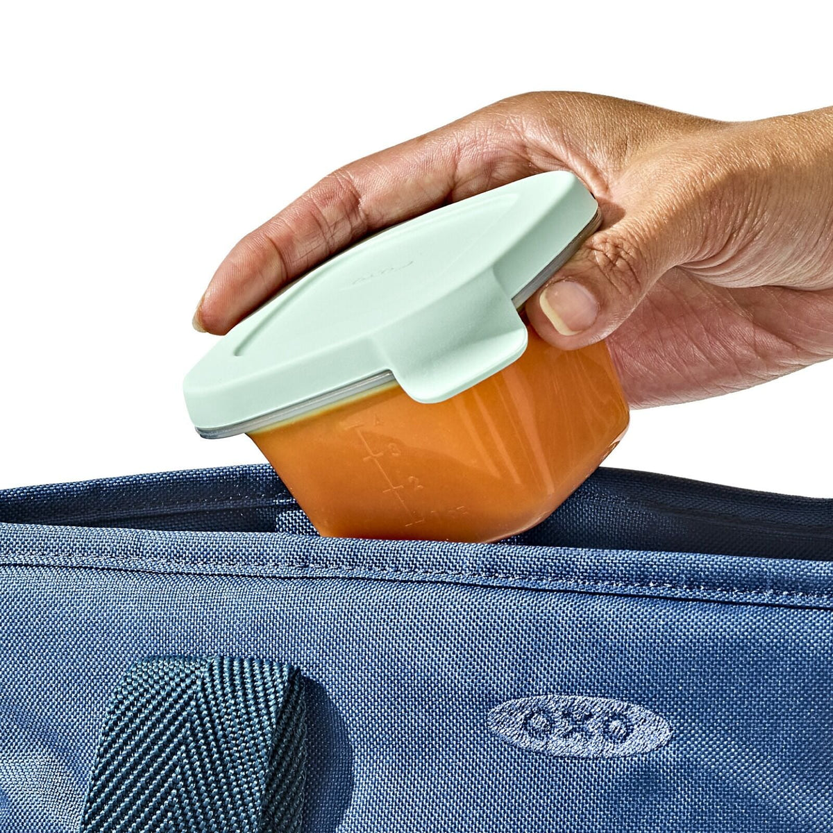 silicone-baby-blocks-food-storage-containers-4-oz-opal-k7 tot_silicone-baby-blocks-4oz_opal_pdp_04_1.jpeg